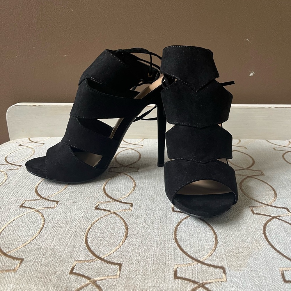 Shoe Dazzle Black Strappy Heels